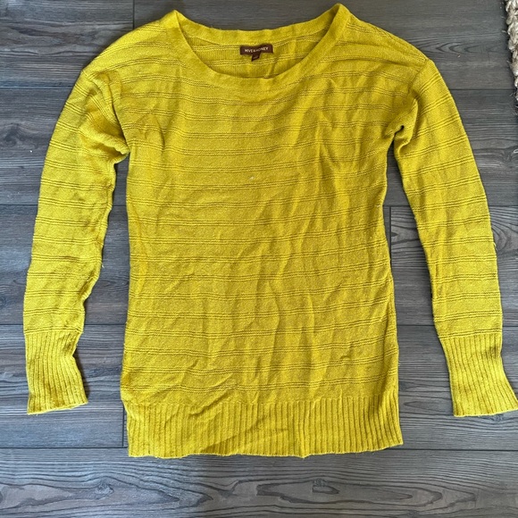 Mustard Color Women’s Sweater - Picture 1 of 2